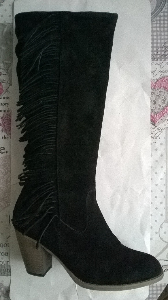 р 36. Сапоги Laura Scott нат замша