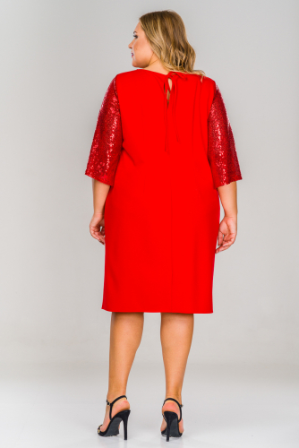Платье красное с  рукавом из пайеток