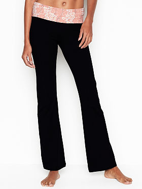 Victoria’s Secret The Most-loved Yoga Pant in Regular Length 32