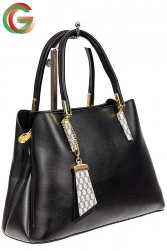Женская сумка-трапеция из кожзама с подвеской, цвет черный