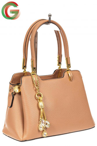 Женская сумка-трапеция из экокожи с подвеской, цвет бежевый