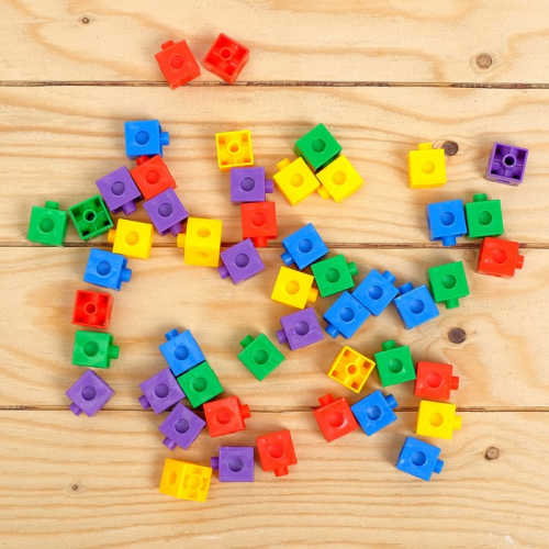 Обучающий набор «Кубики-конструктор: Учимся считать» с заданиями, 50 кубиков