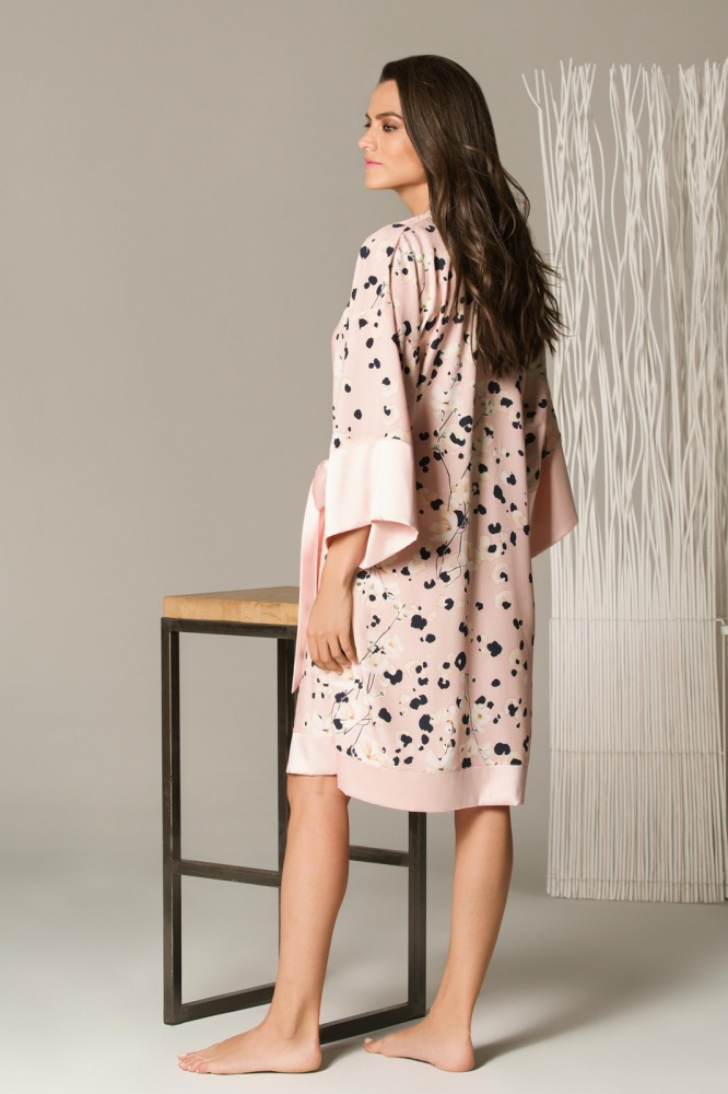 Ст.цена 3730 руб. 61488 Халат женский - SUMMER 2019 L/XL/2XL (48/52) розовый цветы чёрно-белые (61488)