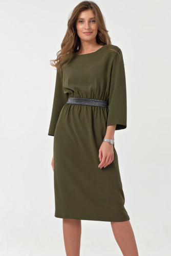 Платье повседневное приталенное с резинкой на талии зеленое