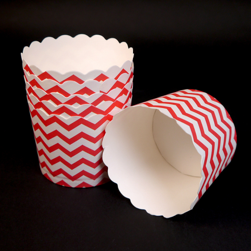 Бумажные стаканчики для кексов красные полоски 60*56 мм, 50 шт