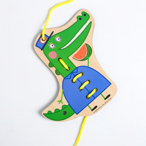 Шнуровка «Мисс Крокодил» 16×16.7×0.3 см, по лицензии СВИНКА ПЕППА