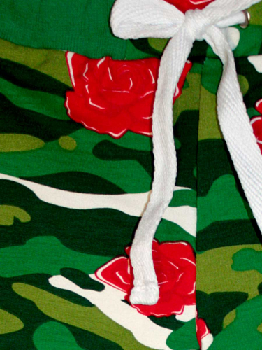 Спортивные милитари брюки с розами 