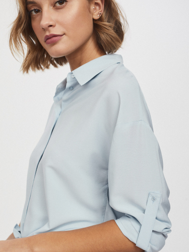Блуза с подворачиваемыми рукавами