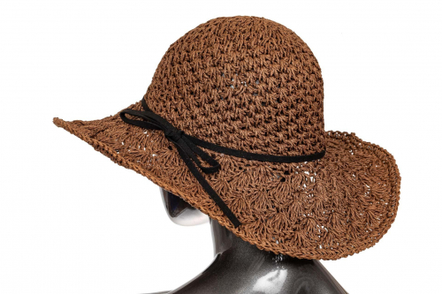Летняя шляпка с ажурным плетением шоколадного цвета