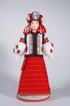 Кукла сувенирная фарфоровая. Западная Украина. Женский свадебный костюм.