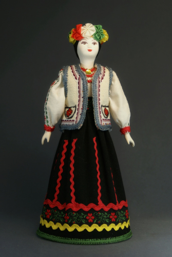 Кукла сувенирная фарфоровая. Молдавия. Национальный женский праздничный (свадебный) костюм.