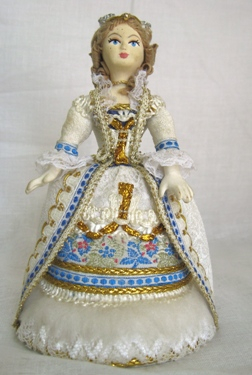 Кукла сувенирная фарфоровая. Фантазия на основе французского костюма. 18 в.