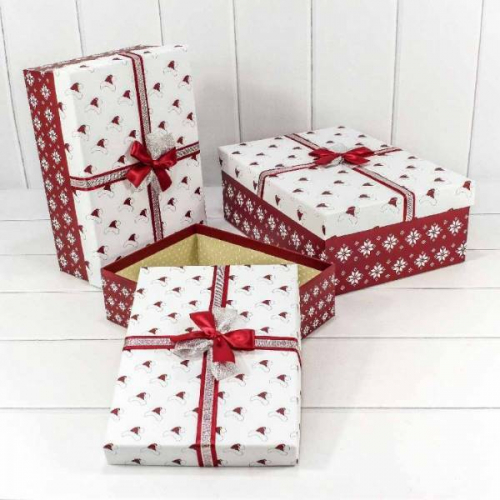 Набор Новогодних подарочных коробок из 3шт Прямоугольник Шапочки белый/винный 35*25*13 см 720661/5