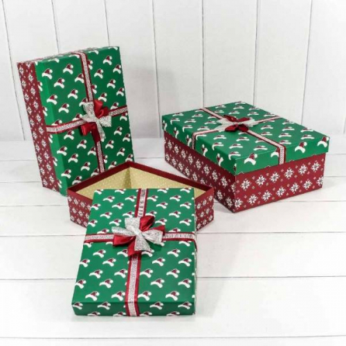 Набор Новогодних подарочных коробок из 3шт Прямоугольник Шапочки зеленый/винный 35*25*13 см 720661/3