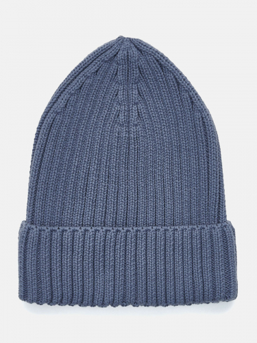 Синяя вязаная шапка