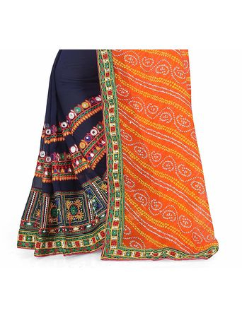 Индийское двухцветное сине-оранжевое сари украшенное красивым узором, сделанное из искусственного шелка