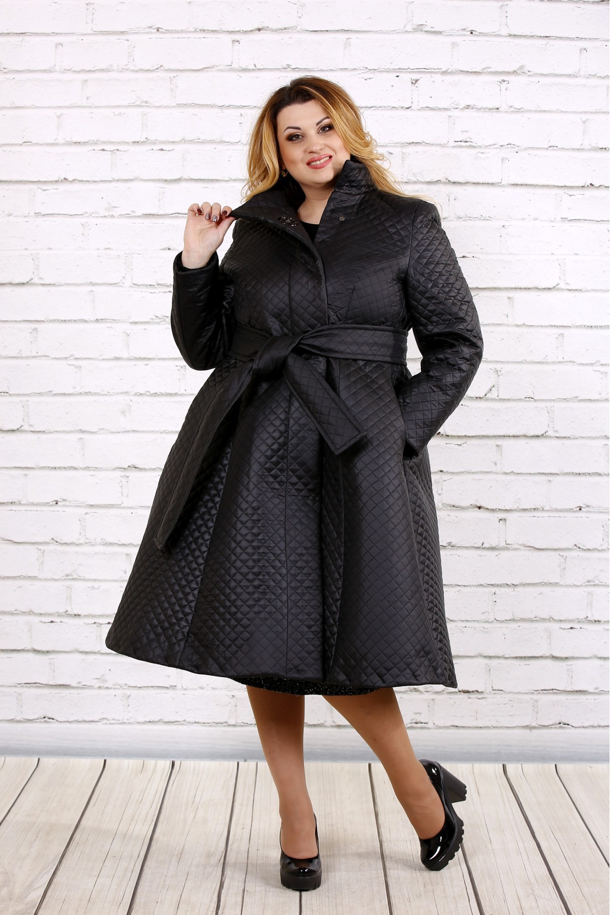 Черное стеганое пальто фабрика Артесса 74 размера