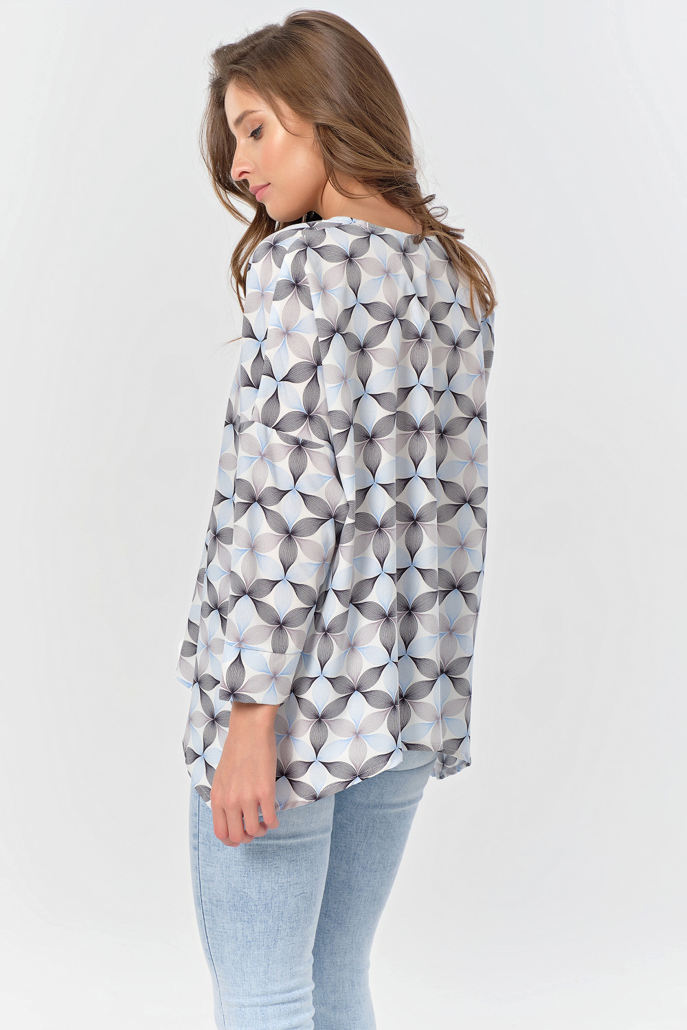 ст. цена1778руб.! Блузка свободная на пуговицах с принтом на белом