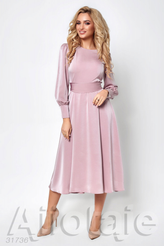 Шелковое платье лилового цвета
