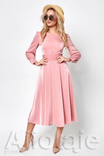 Шелковое платье розового цвета