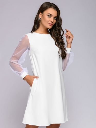 Платье белое свободного силуэта с длинными рукавами из фатина