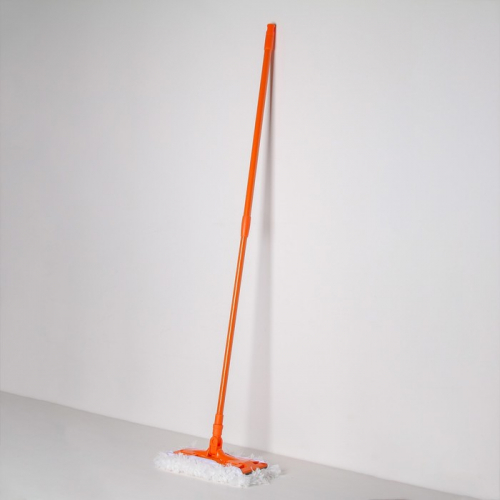 Швабра плоская Доляна, телескопическая ручка 82-129 см, насадка из микрофибры 30×13 см, цвет МИКС