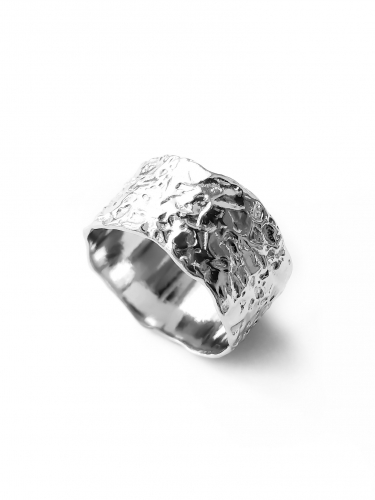 Серебряное широкое кольцо 