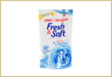 LION Thailand Fresh&Soft Гель для стирки всех типов тканей концентр. Утренний Поцелуй 400 мл