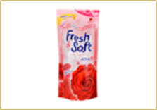 LION Thailand Fresh&Soft Кондиционер для белья парфюмированный Искристый Поцелуй 600 мл