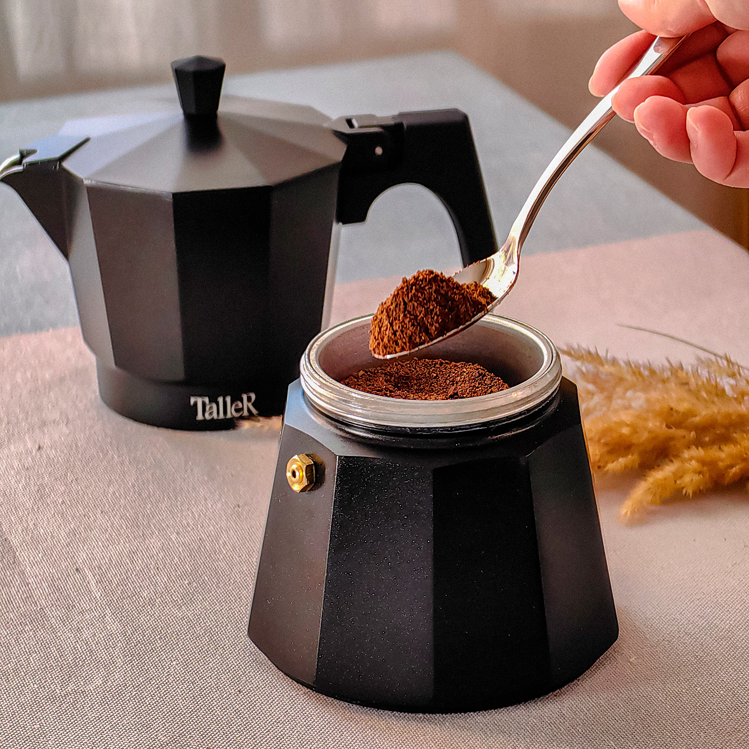 Кофеварка гейзерная 300 мл TalleR TR-11322 Лунго цвет черный