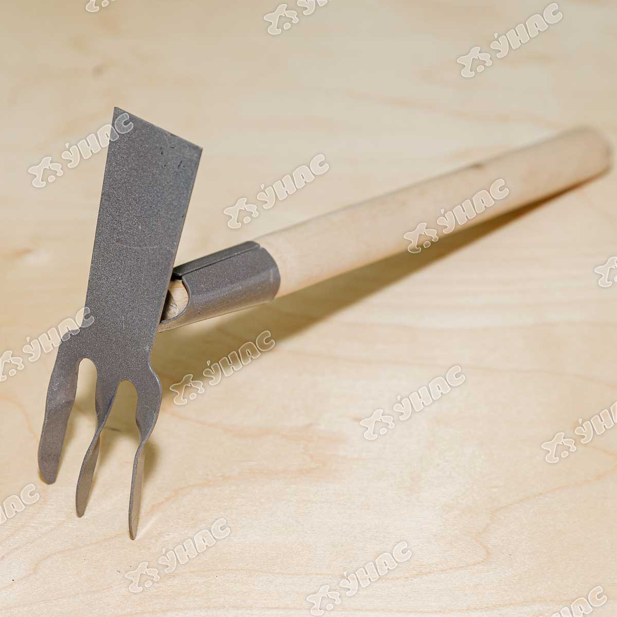 Рыхлитель комбинированный МКП-3-1 прямой и три витых зуба с деревянной ручкой х10