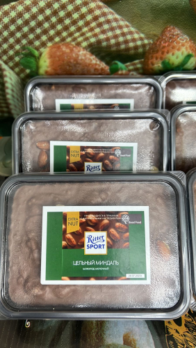 Шоколад Ritter sport цельный миндаль в молочном шоколаде