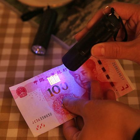 Фонарик Ультрафиолетовый для проверки денег УФ детектор банкнот