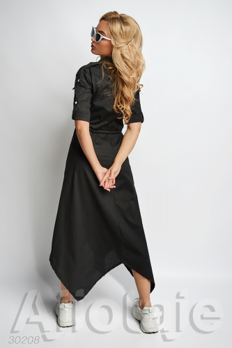 Платье черного цвета с асимметричным подолом