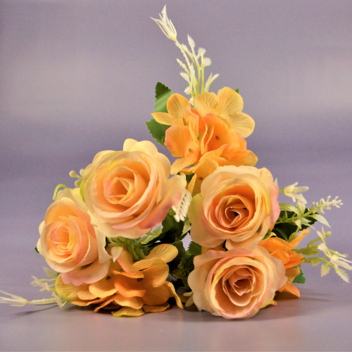 Букет роз h30 см двухцветные с гортензией ткань персиковый (30-102)