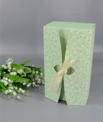 Коробка прямоугольная в цветочек 21,5х12х7,5см картон мятный (1шт)