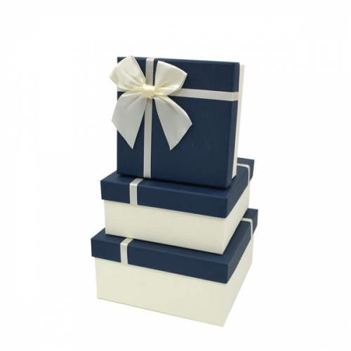 Набор коробок 3 в1 картон квадратный с бантом бело-синий