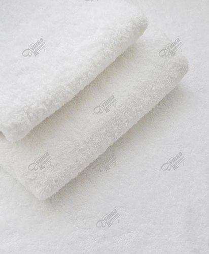 Белое полотенце для гостиниц без бордюра 425