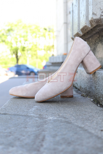 Женские замшевые туфли на высоком устойчивом каблуке Klementina Nude