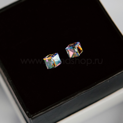 Серьги-кубики Миражи с кристаллами-хамелеонами Сваровски