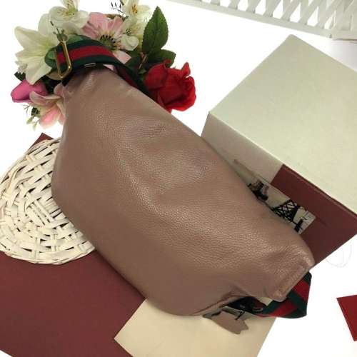 См. описание. Поясная сумочка Gamera из натуральной кожи премиум качества бледно-пурпурного цвета.