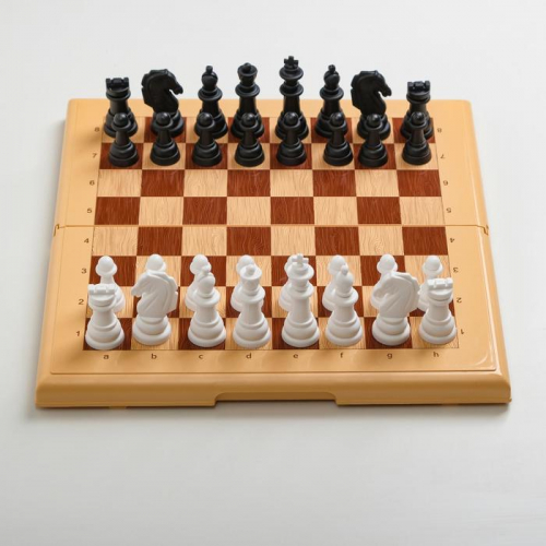 Шахматы, 32 шт, фигуры от 4 до 7 см, d-2.6 см, доска 32 х 32 см, поле для нард