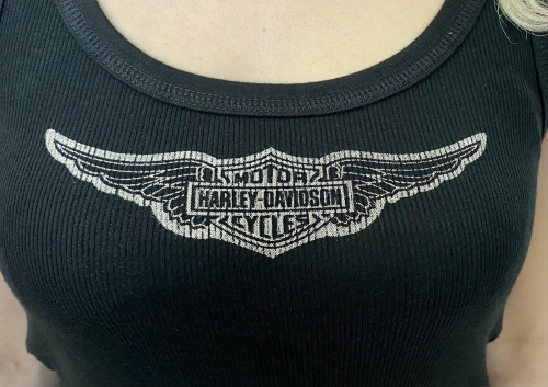 Женская майка борцовка Harley-Davidson Collection – мото-принт на груди и трендовый материал в рубчик №1132