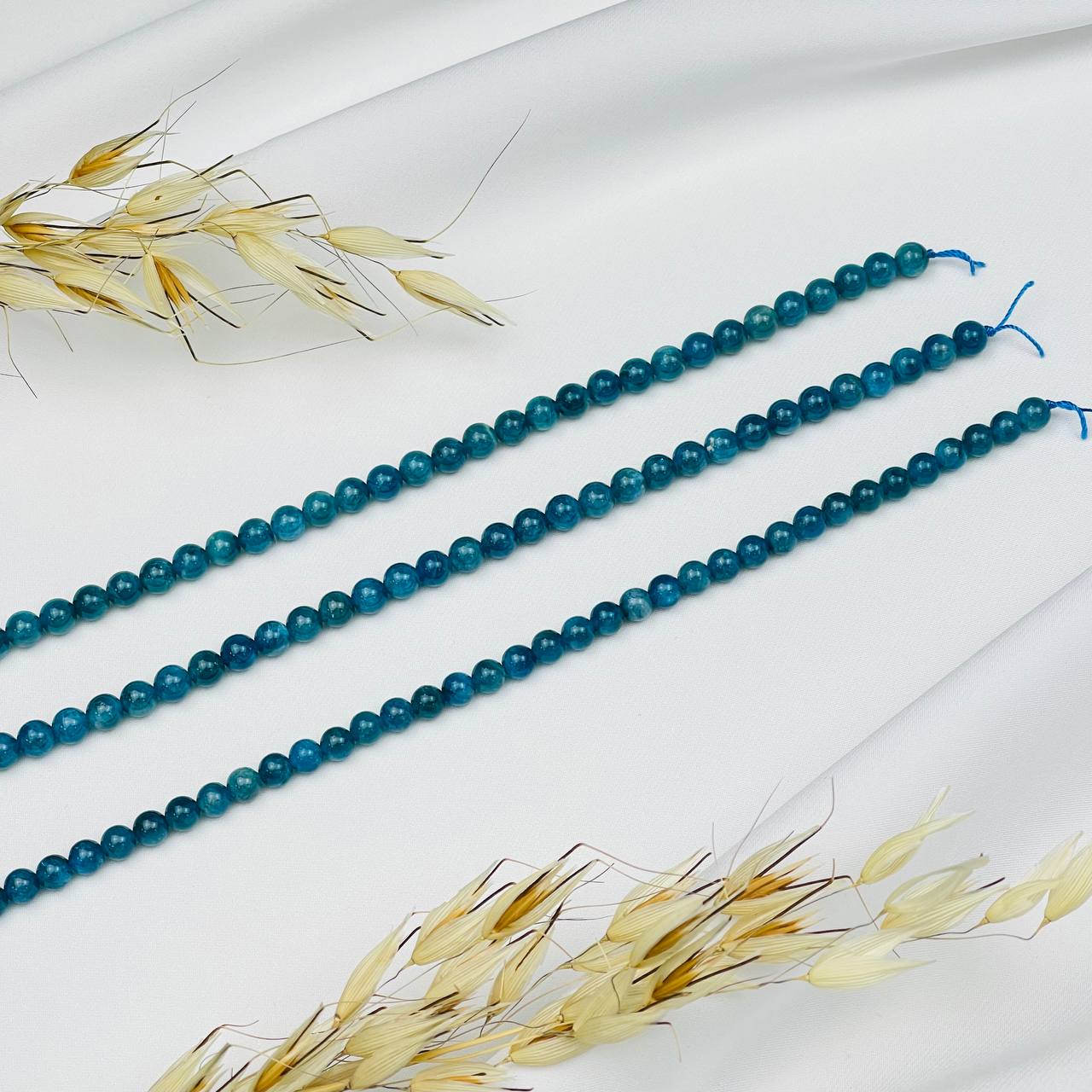 Радуга Самоцветов Бусины для украшений из Апатита (62 бусины)