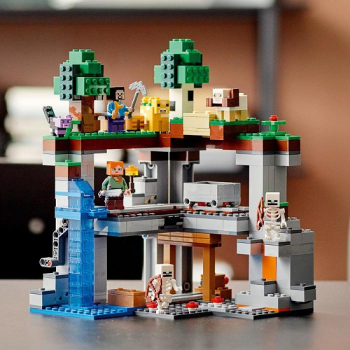 Конструктор Lego Minecraft «Первое приключение»