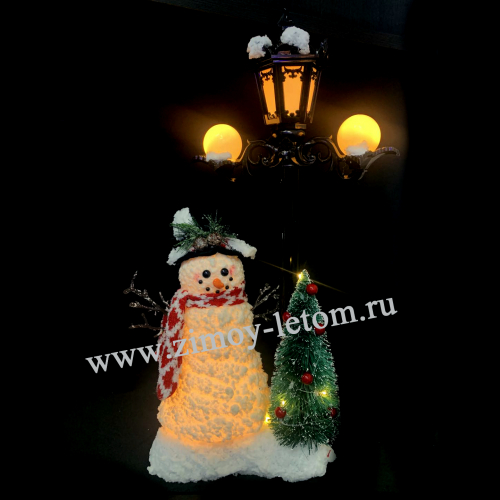 Снеговик в колпаке под уличным фонарём 50*24*12 см (USB)