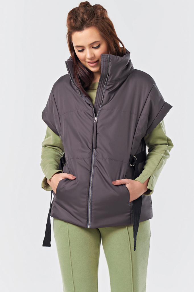 ст. цена3685руб.! Жилет утепленный оверсайз с высоким воротником графитовый