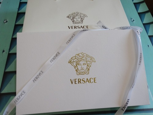 Упаковка для Versace