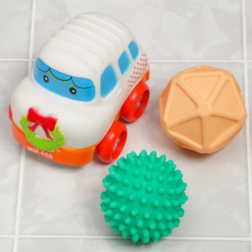 Набор игрушек для игры в  ванне «Машинка и Шарики», 3шт, виды МИКС