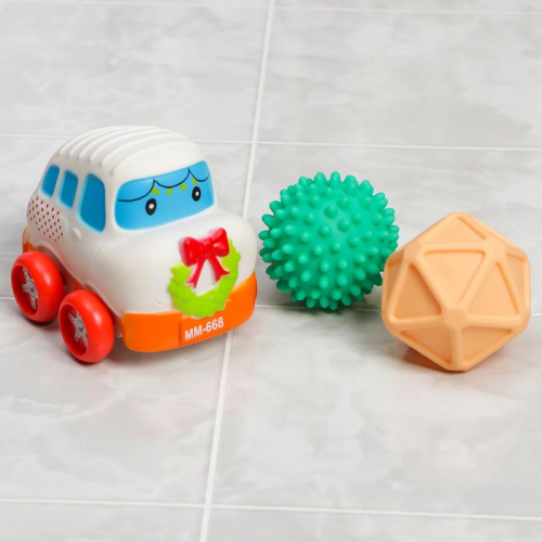 Набор игрушек для игры в  ванне «Машинка и Шарики», 3шт, виды МИКС